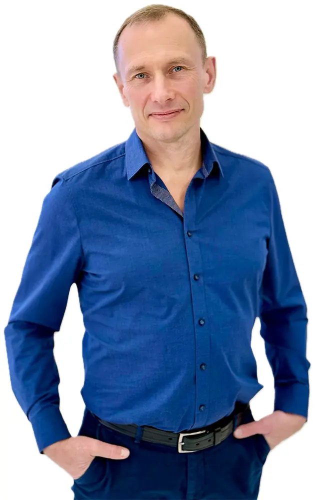 Олег Корчагин, фото в полный рост